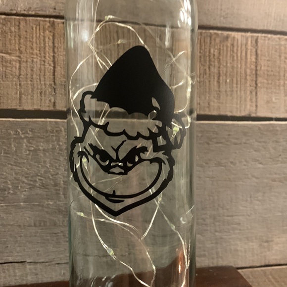 Grinch face with santa hat wine bottle lantern - Picture 2 of 9